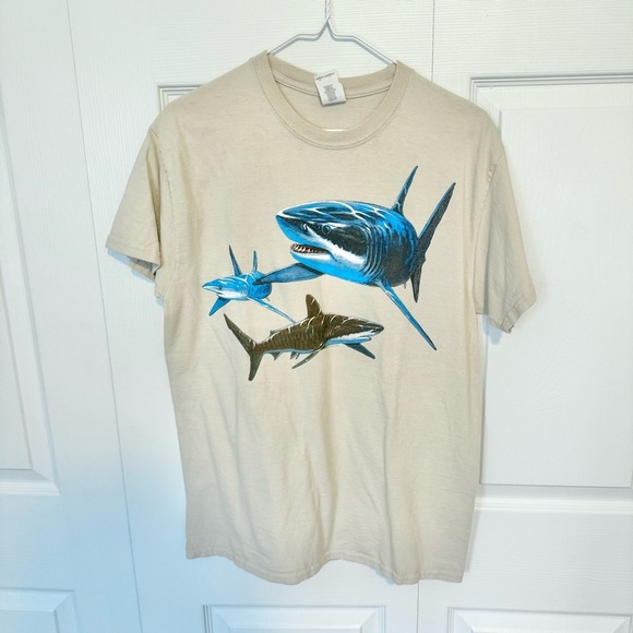 Gildan Other - Vintage Style New Gildan swimming sharks T-shirt Medium
